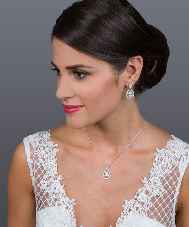 Gloria Hope Jewelry Set With White Zircons